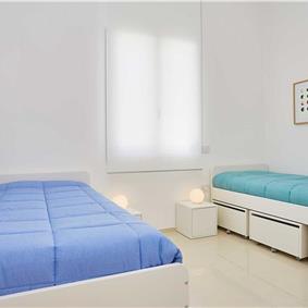 3 bedroom villa with pool & sea views, Alcamo Marina, sleeps 6-7